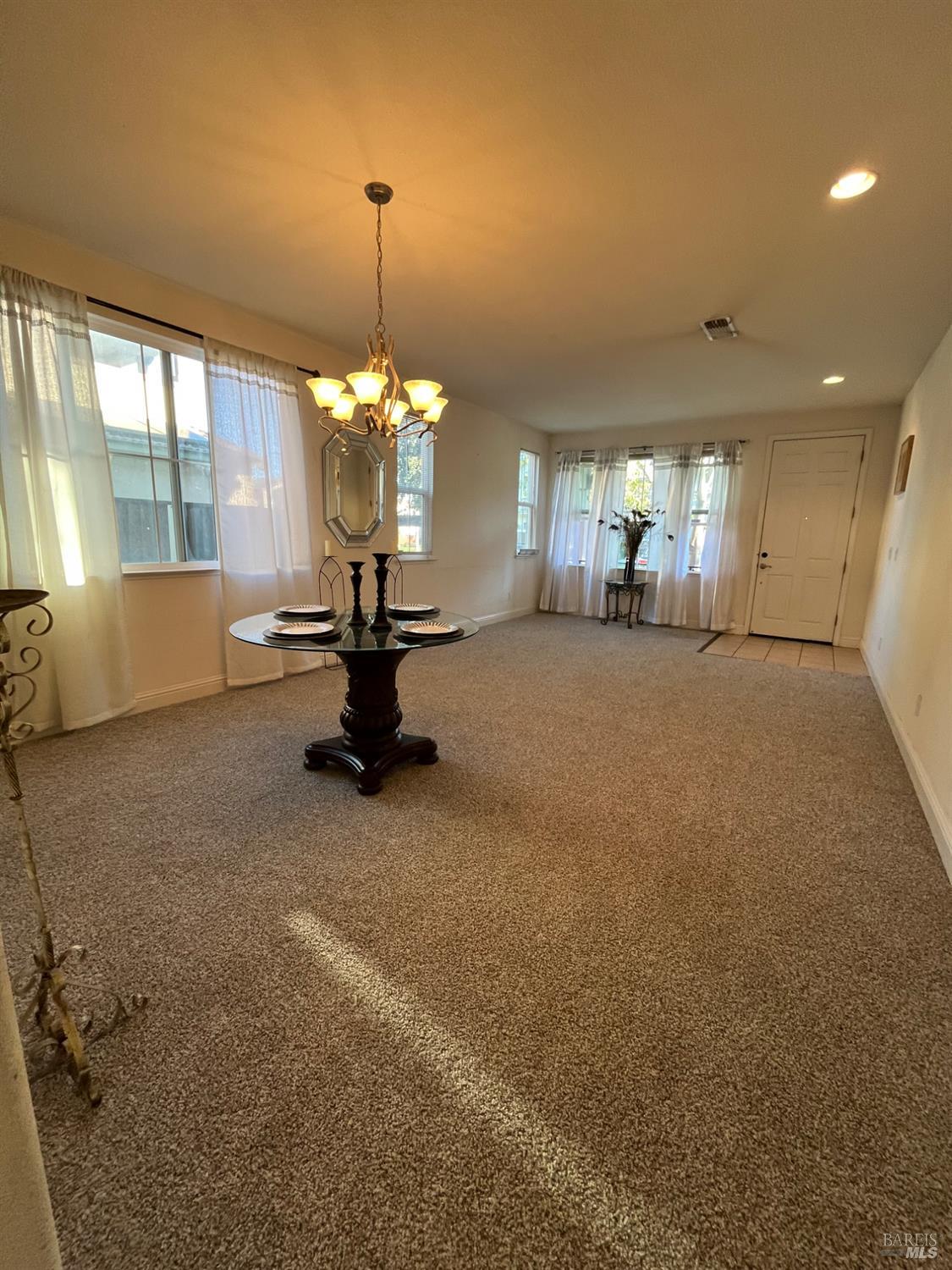 Detail Gallery Image 4 of 43 For 2472 Shorey Way, Fairfield,  CA 94533 - 4 Beds | 3 Baths