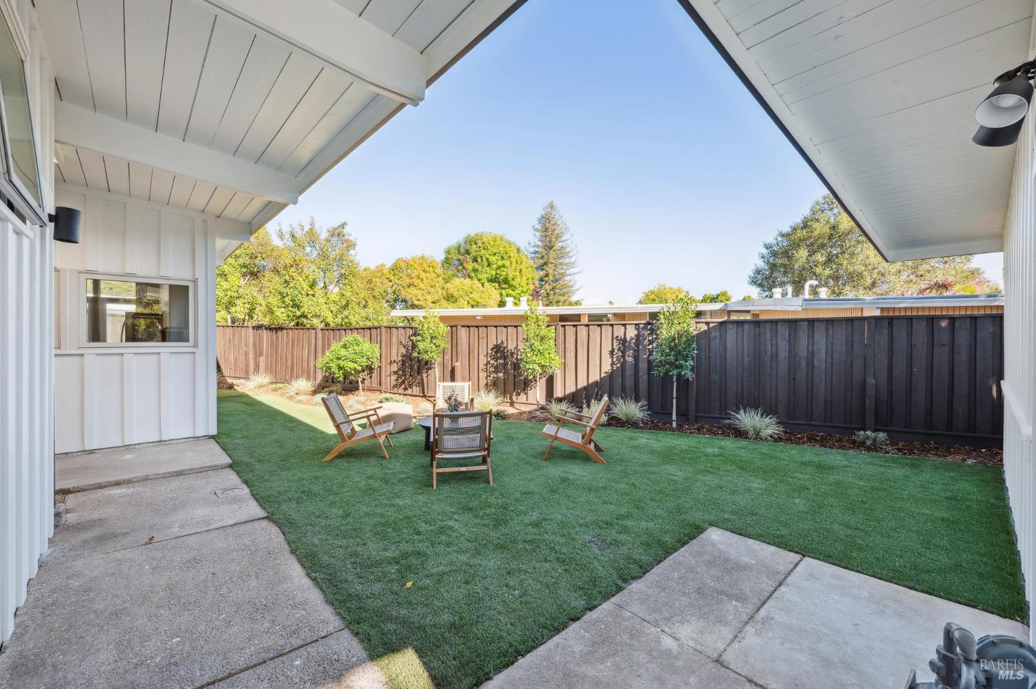 Detail Gallery Image 12 of 58 For 364 Hyacinth Way, San Rafael,  CA 94903 - 4 Beds | 2 Baths