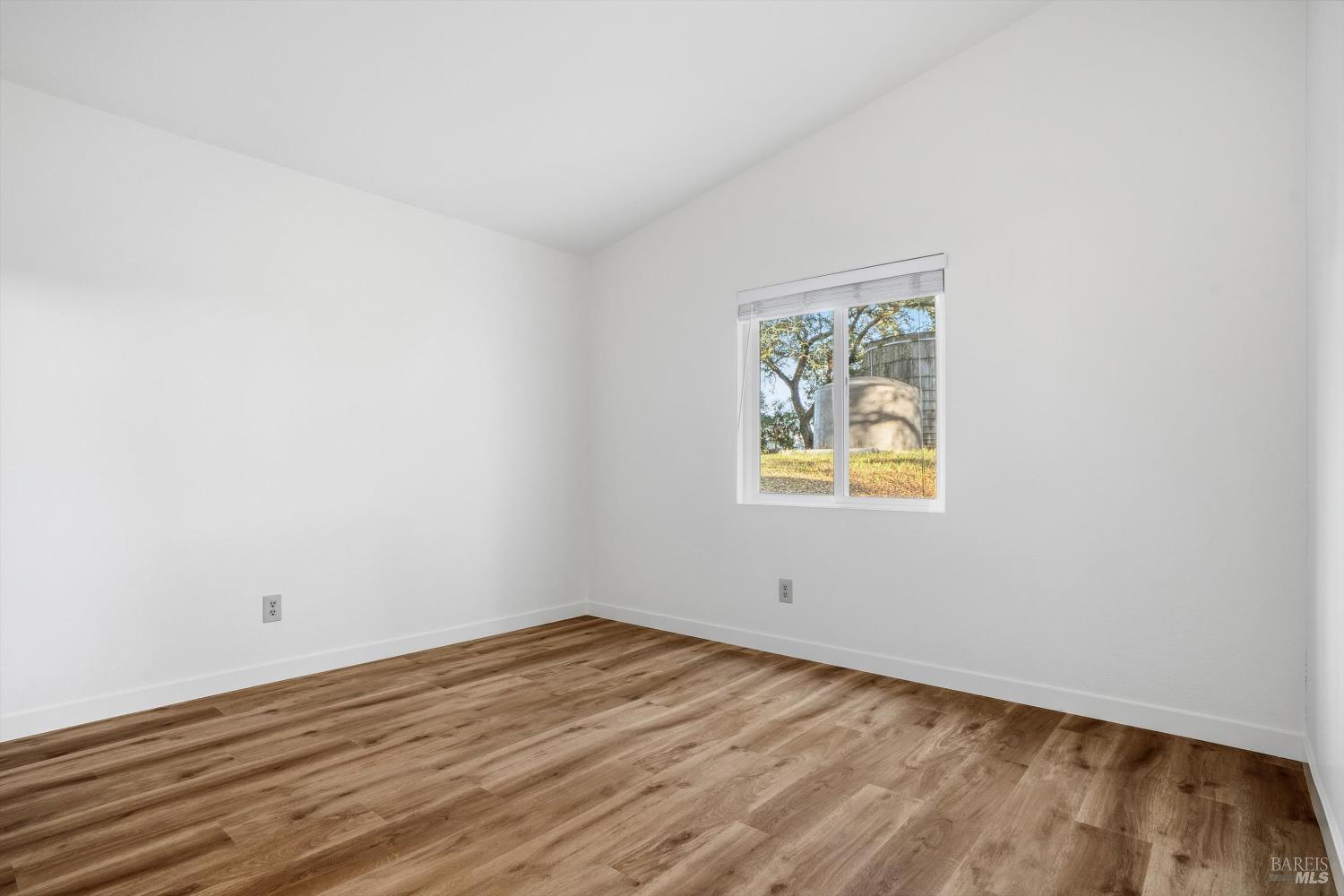 Detail Gallery Image 25 of 35 For 27770 Asti Rd, Cloverdale,  CA 95425 - 3 Beds | 2 Baths