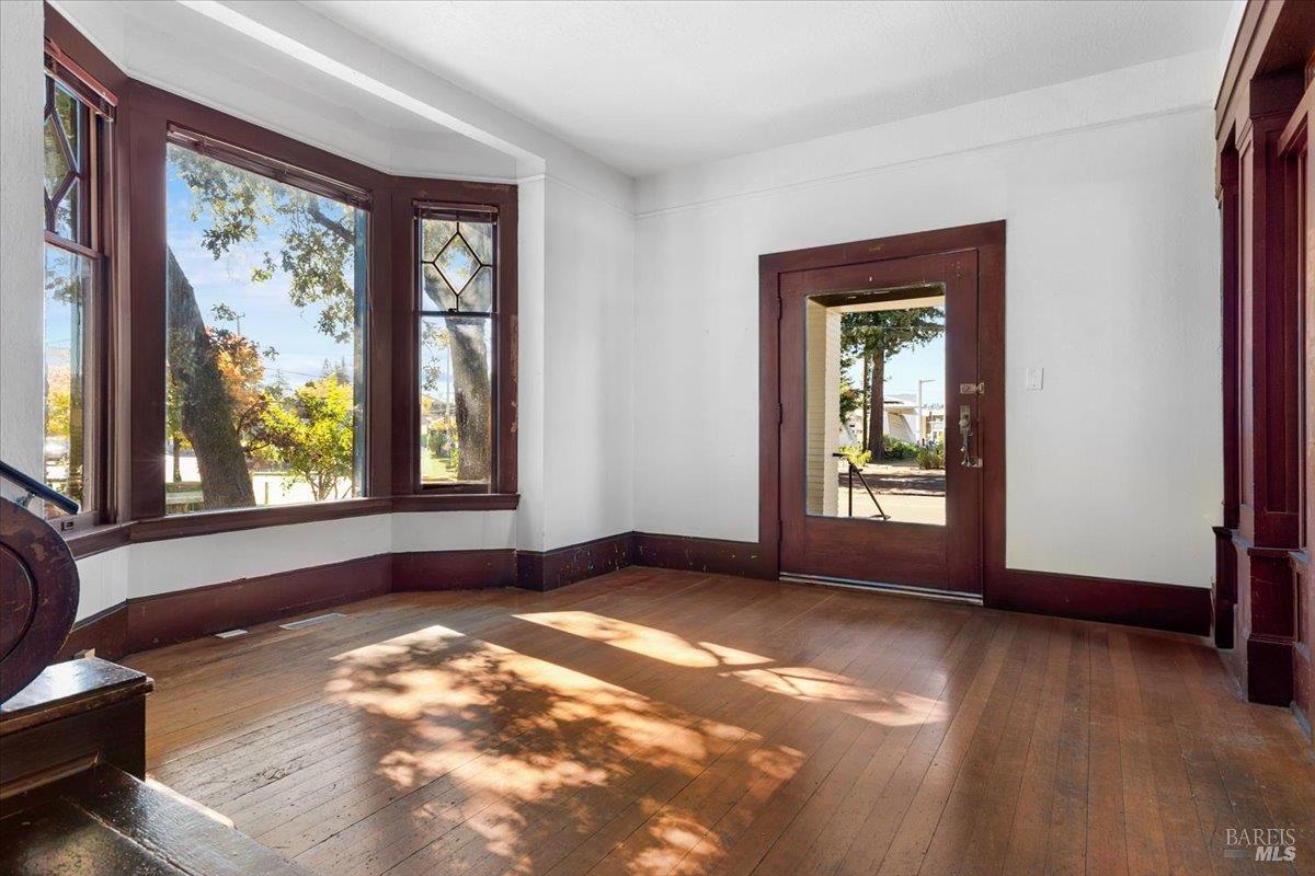 Detail Gallery Image 6 of 44 For 714 Mendocino Ave, Santa Rosa,  CA 95401 - 3 Beds | 1/2 Baths