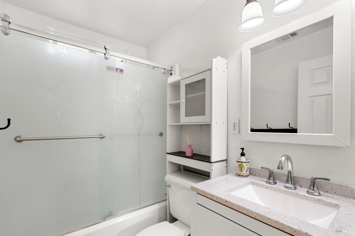 Detail Gallery Image 25 of 44 For 240 W Carolyn Dr, American Canyon,  CA 94503 - 4 Beds | 2 Baths