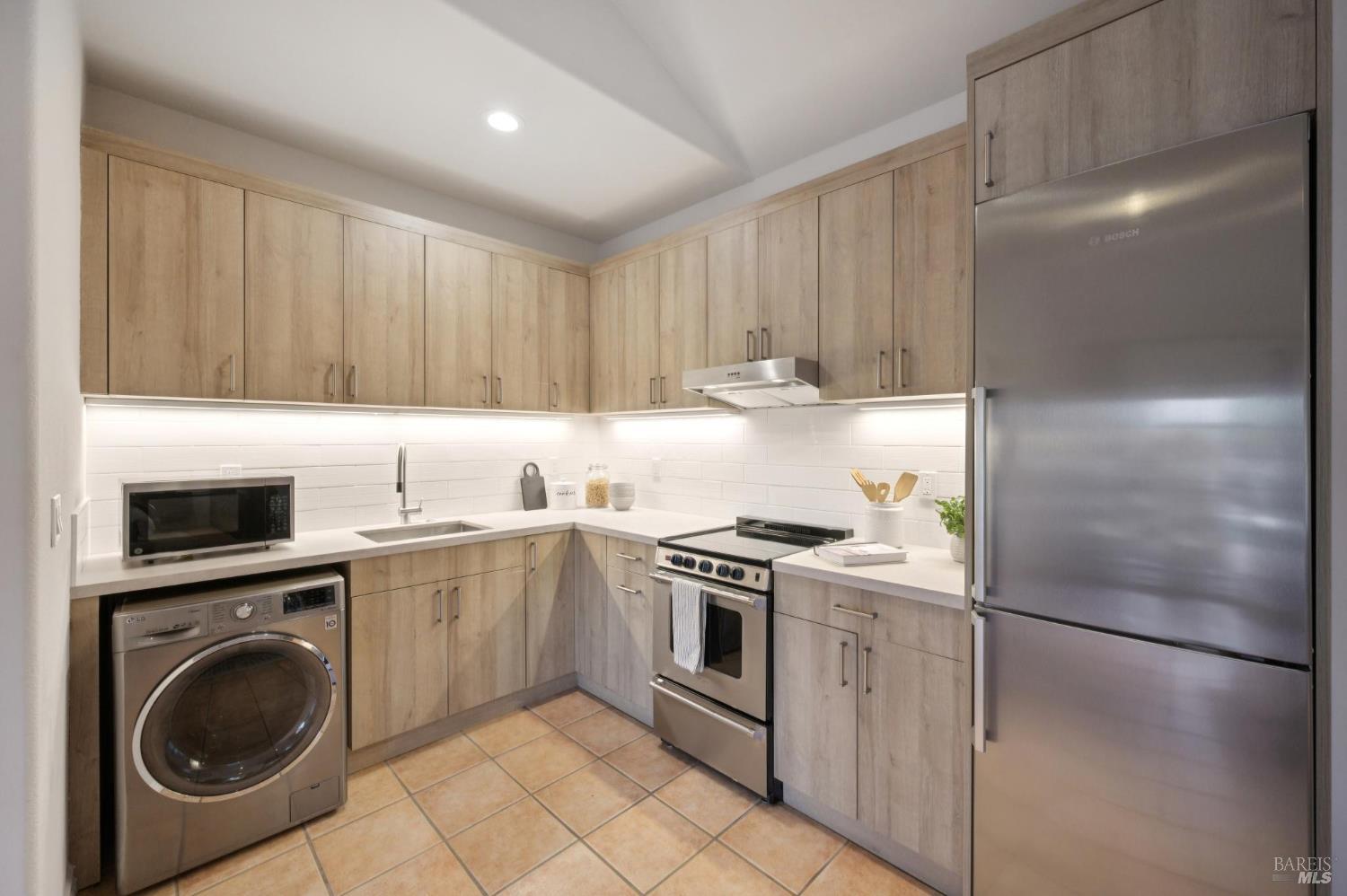 Detail Gallery Image 53 of 74 For 10 Chamberlain Ave, Novato,  CA 94947 - 5 Beds | 3/1 Baths