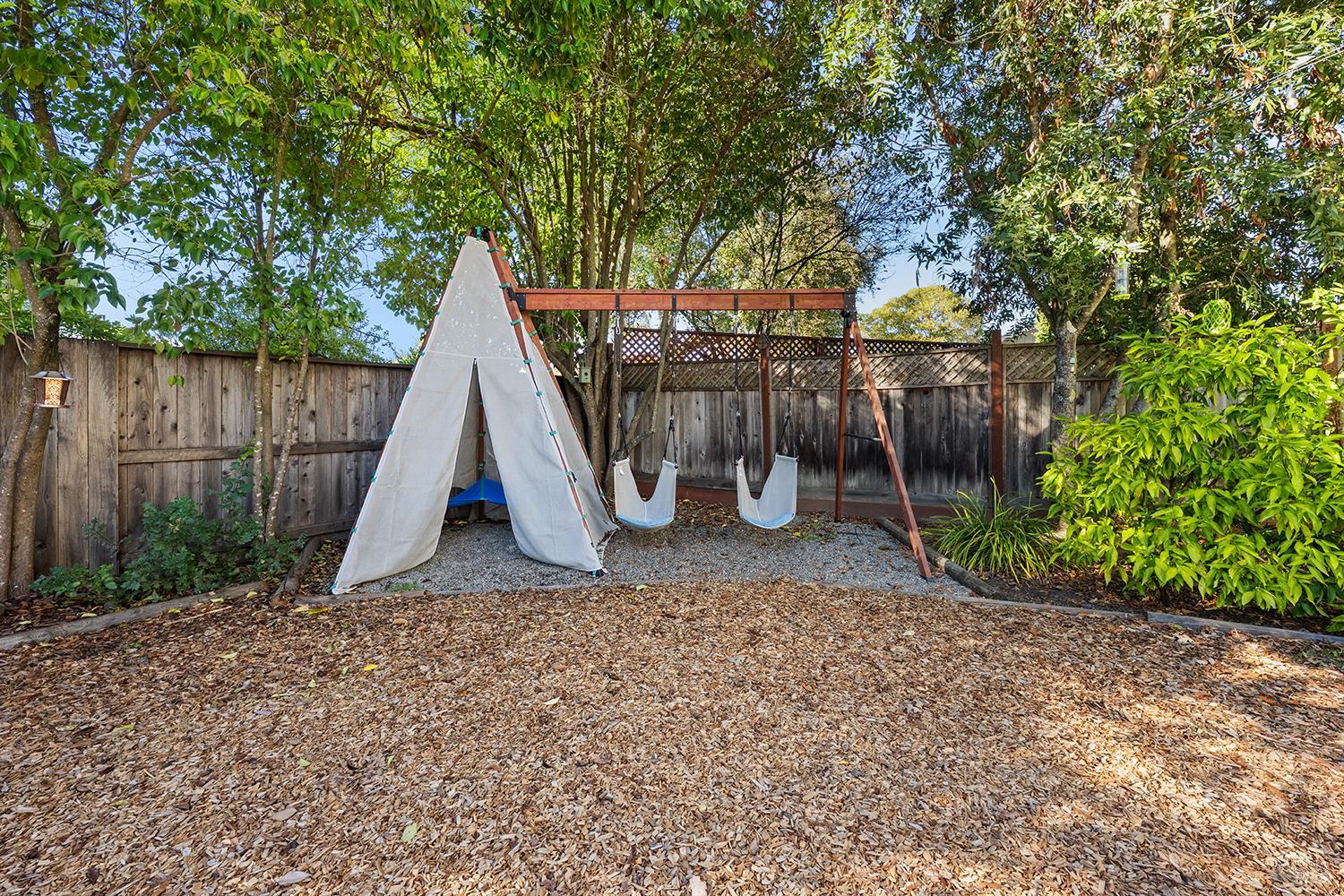 Detail Gallery Image 34 of 39 For 2595 Hardies Ln, Santa Rosa,  CA 95403 - 3 Beds | 2/1 Baths