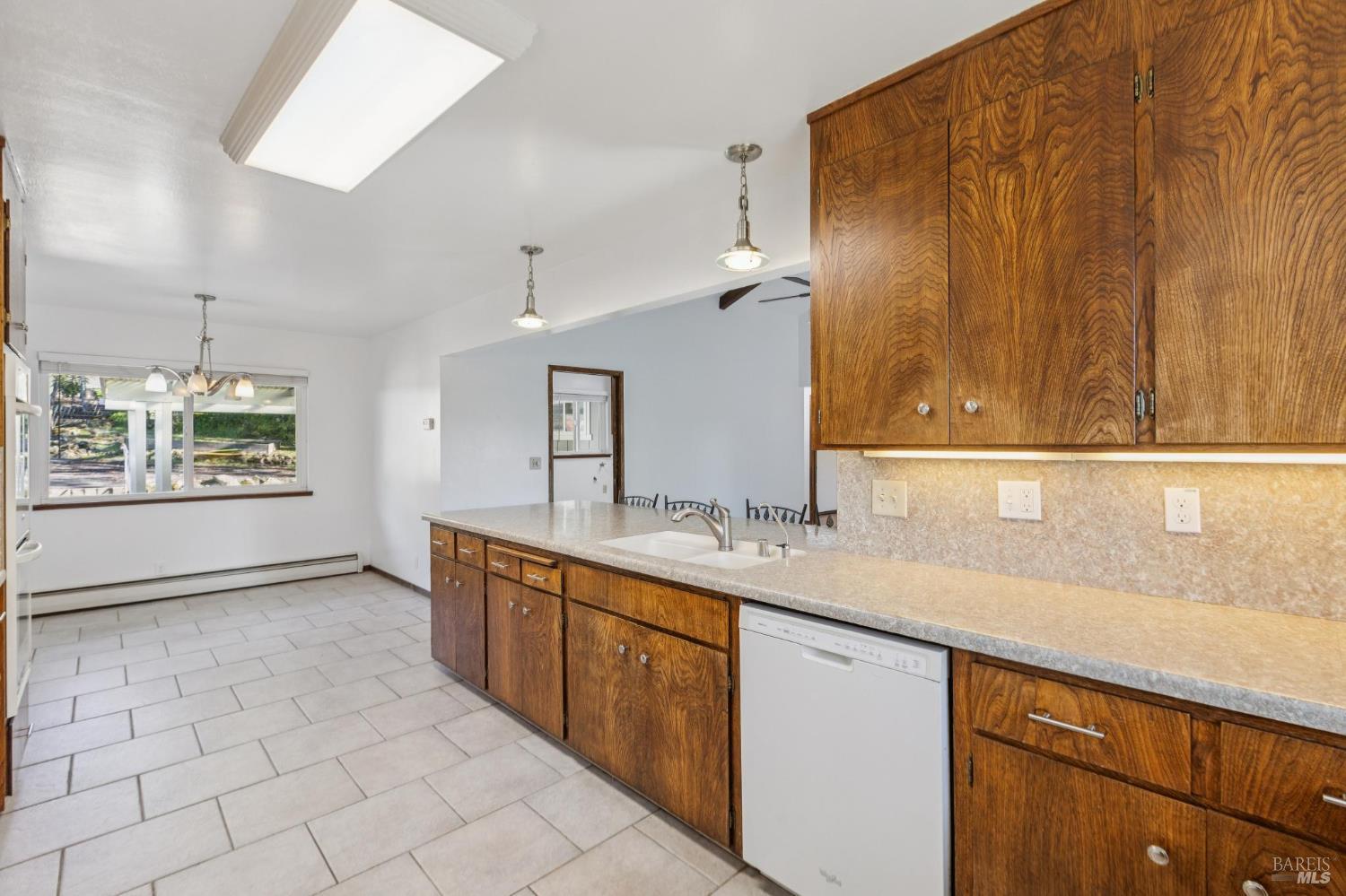 Detail Gallery Image 23 of 75 For 4050 Sonoma Mountain Rd, Santa Rosa,  CA 95404 - 4 Beds | 3/1 Baths