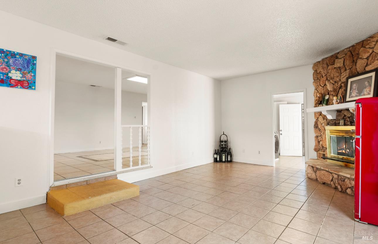 Detail Gallery Image 20 of 44 For 240 W Carolyn Dr, American Canyon,  CA 94503 - 4 Beds | 2 Baths