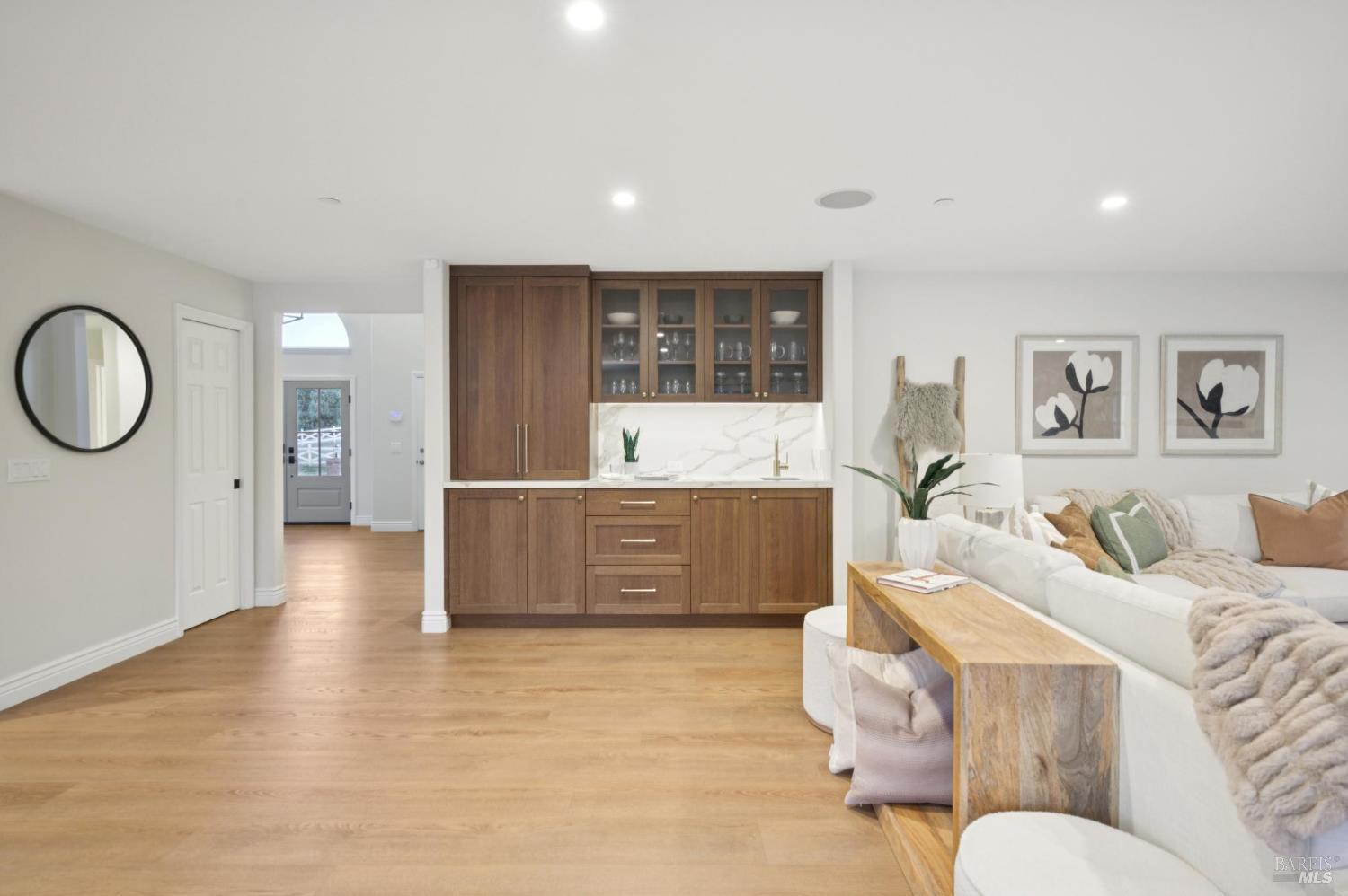 Detail Gallery Image 27 of 74 For 10 Chamberlain Ave, Novato,  CA 94947 - 5 Beds | 3/1 Baths