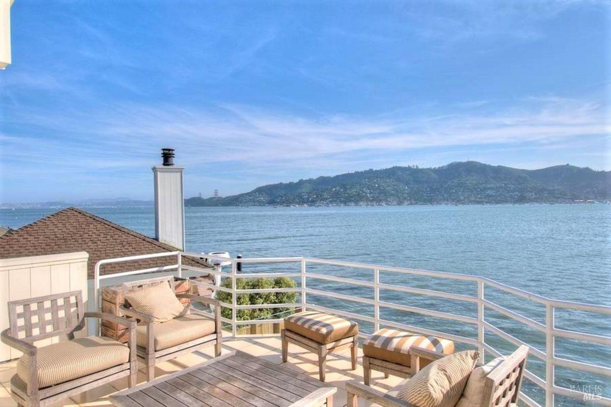 Detail Gallery Image 4 of 16 For 55 W Shore Rd, Belvedere,  CA 94920 - 3 Beds | 3 Baths