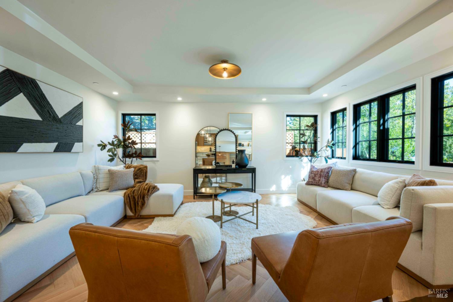 Detail Gallery Image 8 of 36 For 851 Second St, Sonoma,  CA 95476 - 4 Beds | 3 Baths