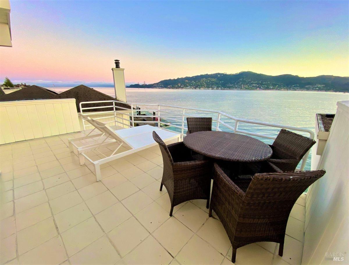 Detail Gallery Image 15 of 16 For 55 W Shore Rd, Belvedere,  CA 94920 - 3 Beds | 3 Baths