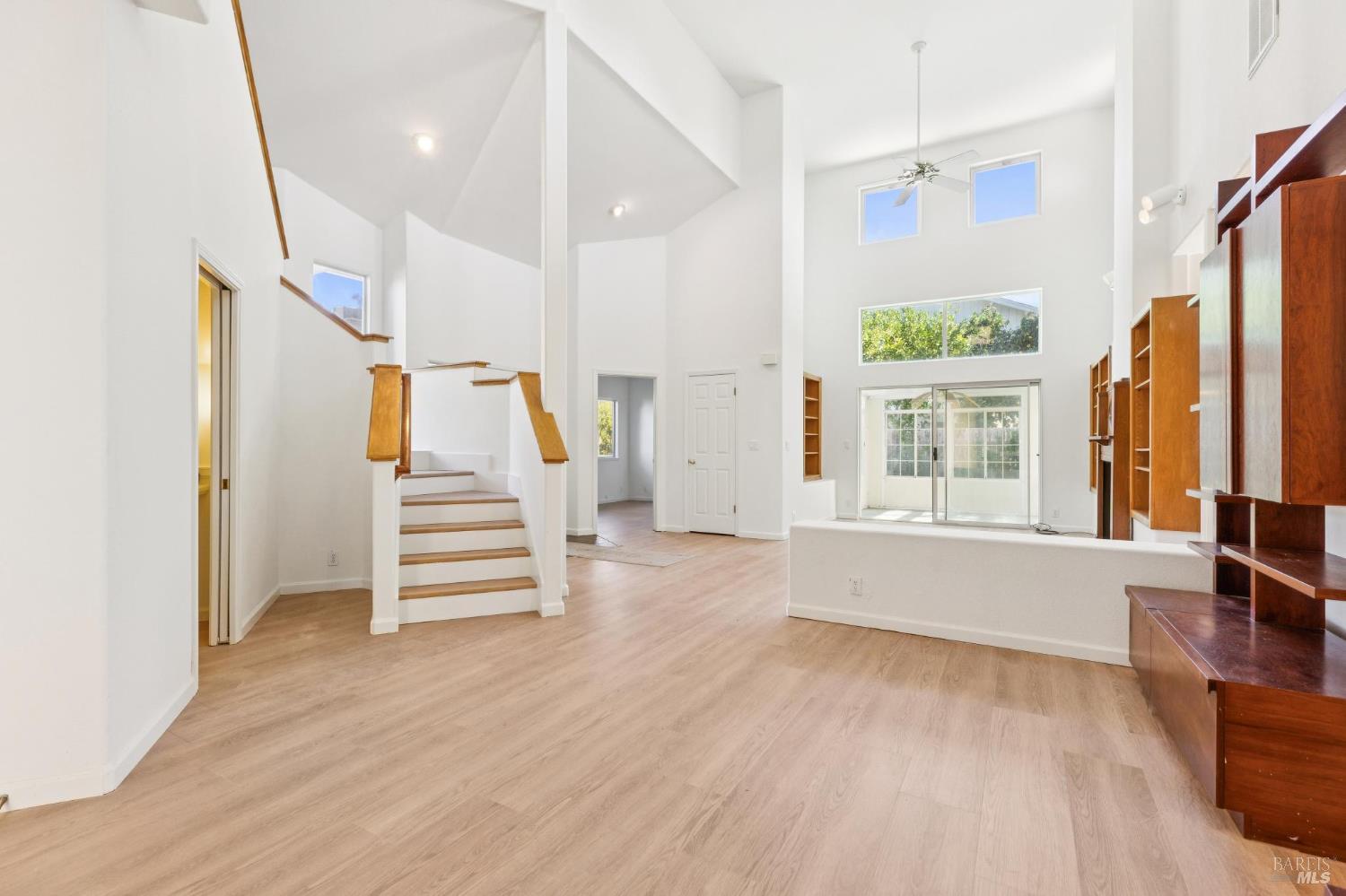 Detail Gallery Image 8 of 46 For 1365 Jacobs Pl, Dixon,  CA 95620 - 4 Beds | 2/1 Baths