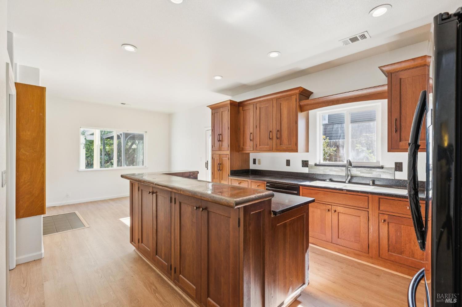 Detail Gallery Image 17 of 46 For 1365 Jacobs Pl, Dixon,  CA 95620 - 4 Beds | 2/1 Baths