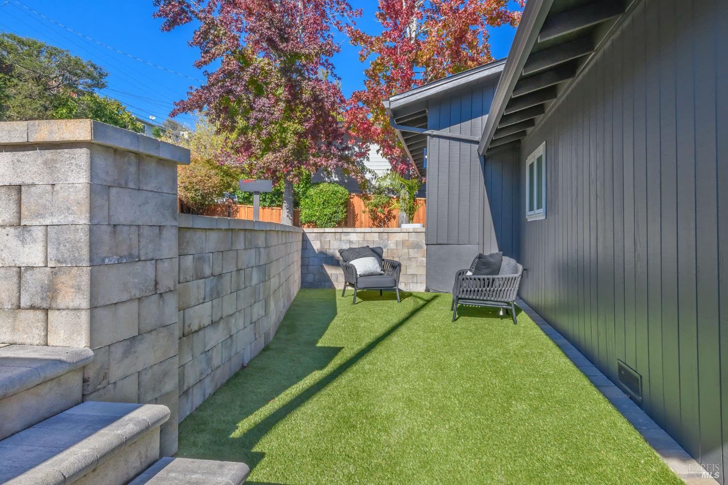 Detail Gallery Image 3 of 30 For 81 Corte Gracitas Unkn, Greenbrae,  CA 94904 - 4 Beds | 2 Baths