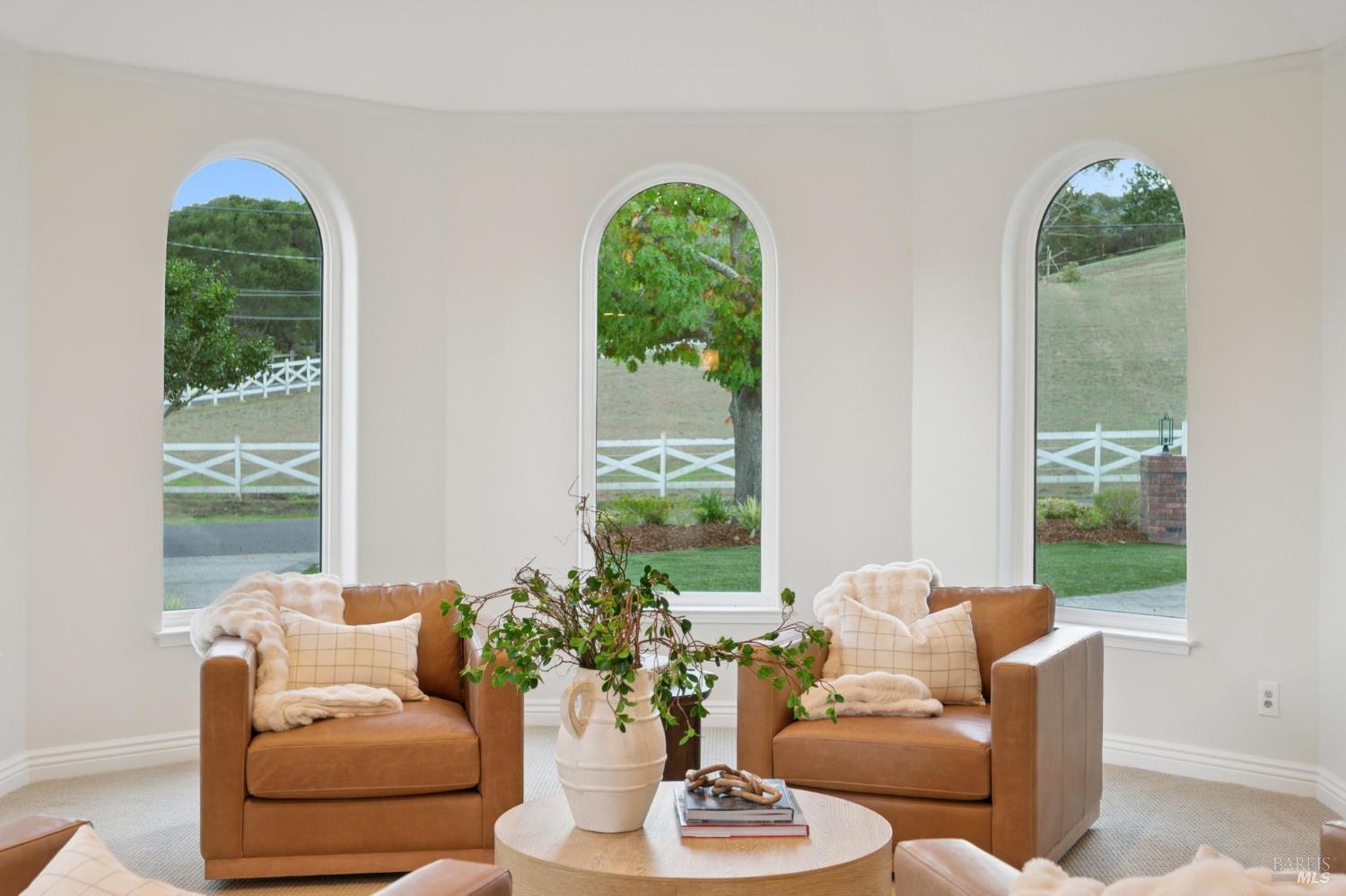 Detail Gallery Image 10 of 74 For 10 Chamberlain Ave, Novato,  CA 94947 - 5 Beds | 3/1 Baths