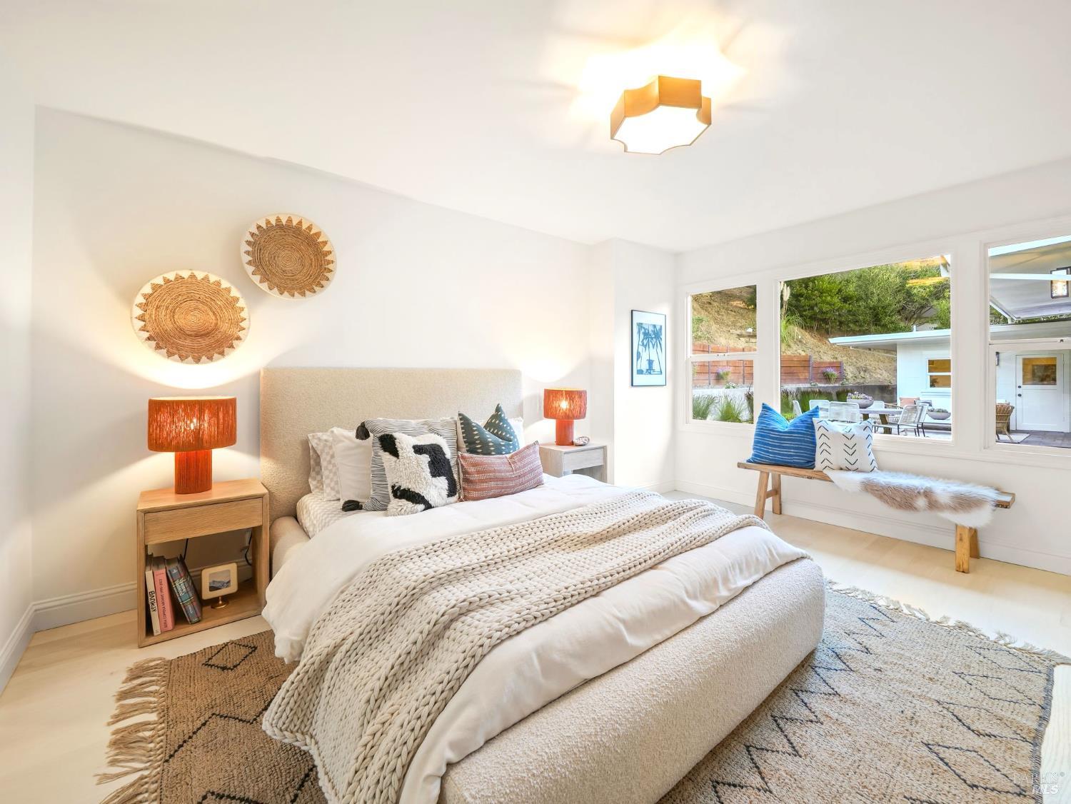 Detail Gallery Image 16 of 29 For 37 Convent Ct, San Rafael,  CA 94901 - 4 Beds | 2/1 Baths