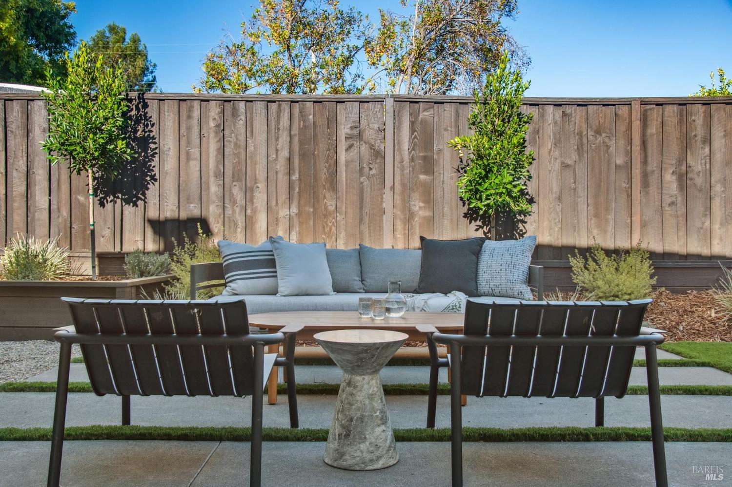 Detail Gallery Image 34 of 58 For 364 Hyacinth Way, San Rafael,  CA 94903 - 4 Beds | 2 Baths