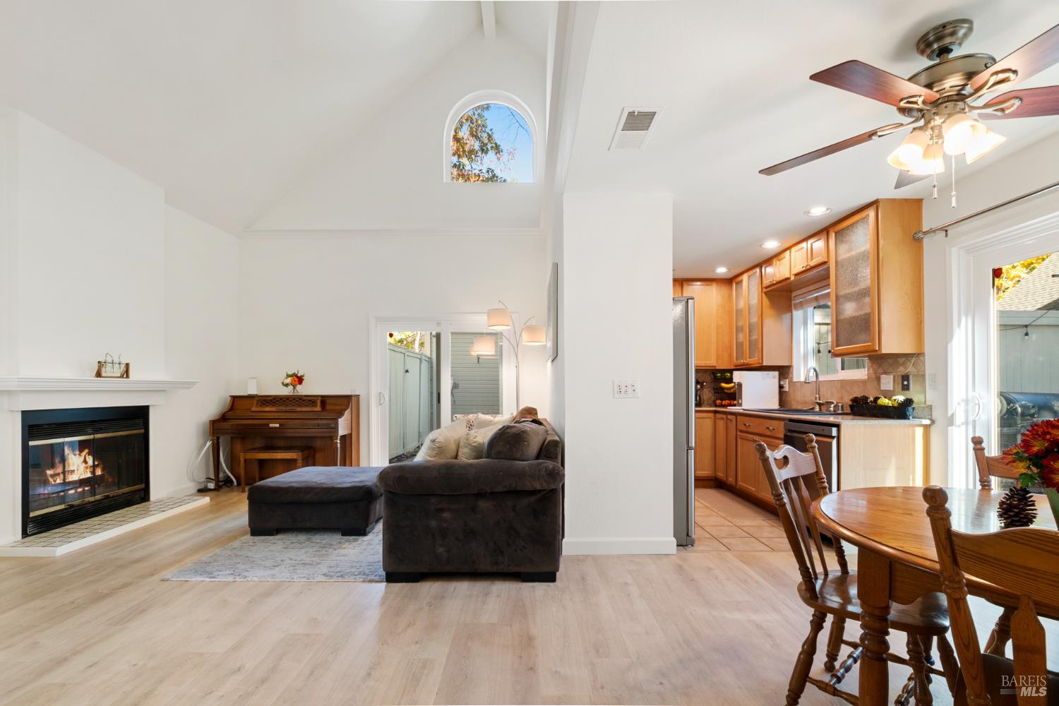 Detail Gallery Image 9 of 53 For 3315 Yulupa Ave, Santa Rosa,  CA 95405 - 3 Beds | 2 Baths