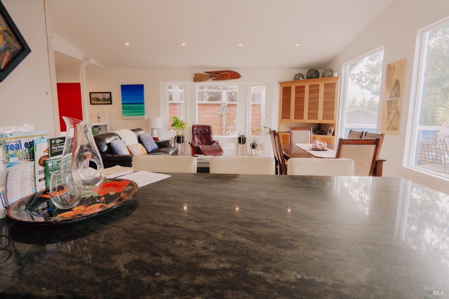 Detail Gallery Image 18 of 64 For 541 Redwood Rd, Whitethorn,  CA 95589 - 3 Beds | 2 Baths