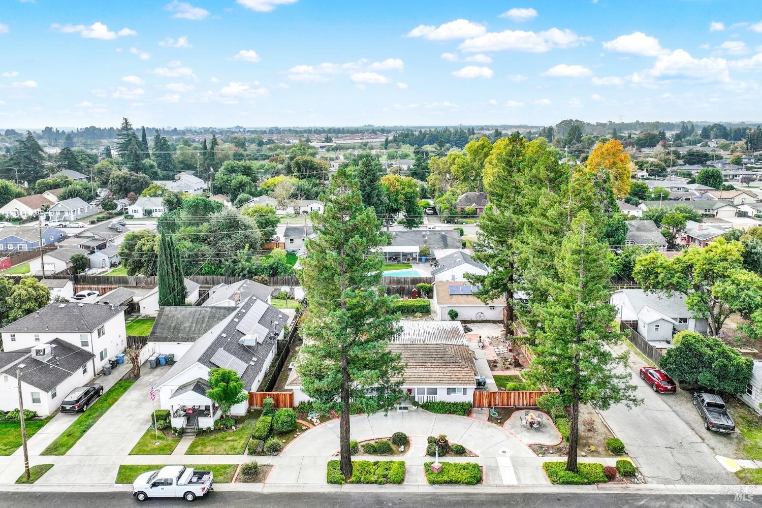 Detail Gallery Image 6 of 79 For 689 W C St, Dixon,  CA 95620 - 3 Beds | 3 Baths