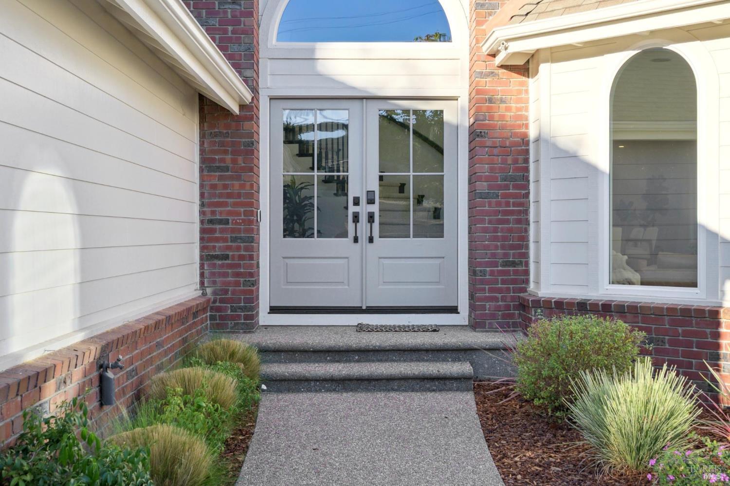 Detail Gallery Image 5 of 74 For 10 Chamberlain Ave, Novato,  CA 94947 - 5 Beds | 3/1 Baths