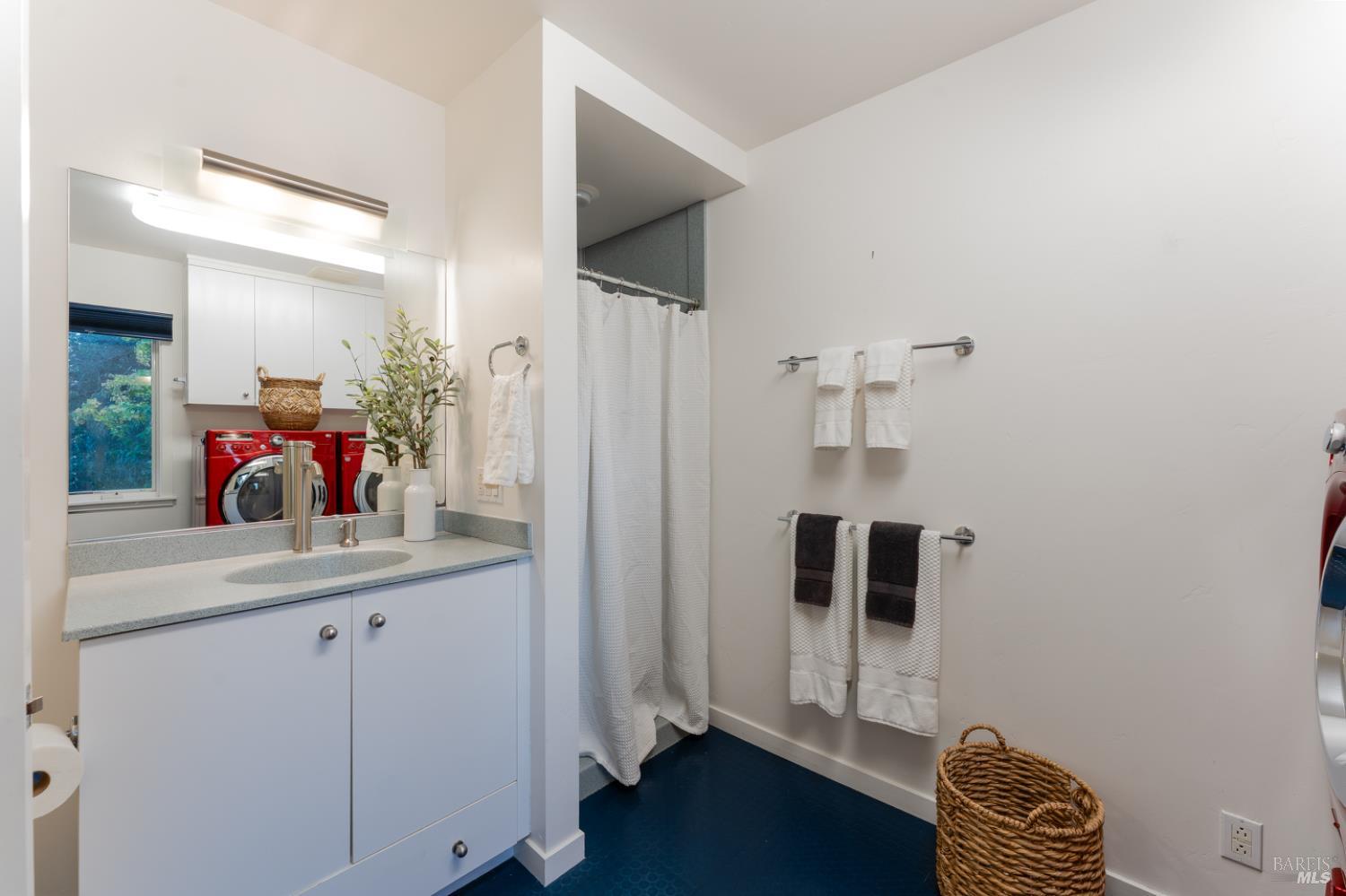 Detail Gallery Image 31 of 89 For 8301 West Side Potter Valley Rd, Potter Valley,  CA 95469 - 2 Beds | 3 Baths