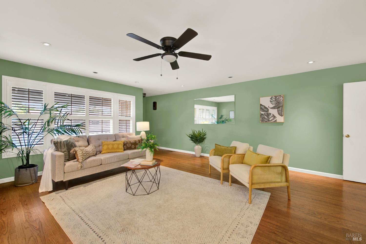 Detail Gallery Image 20 of 79 For 689 W C St, Dixon,  CA 95620 - 3 Beds | 3 Baths