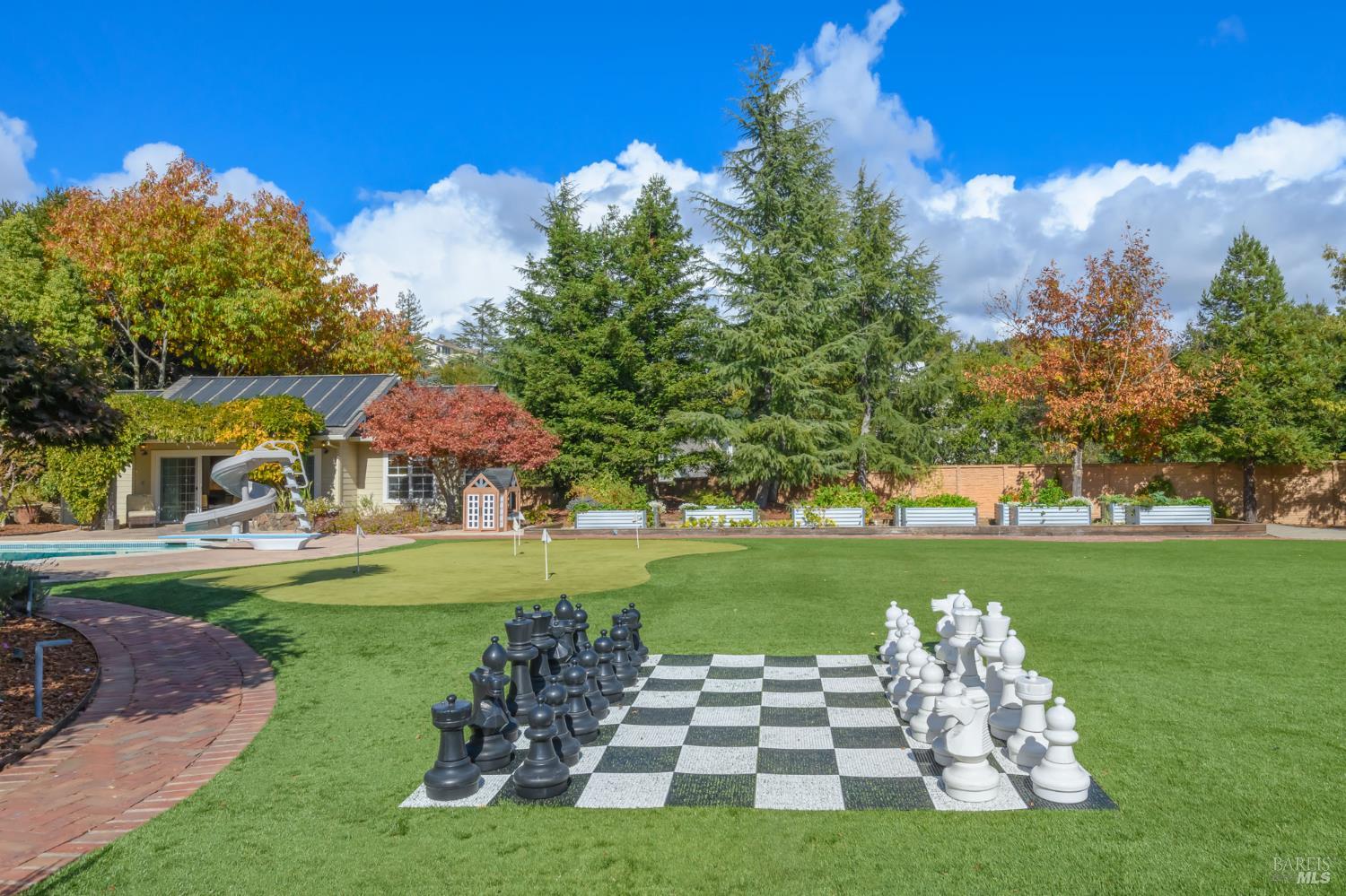 Detail Gallery Image 63 of 74 For 10 Chamberlain Ave, Novato,  CA 94947 - 5 Beds | 3/1 Baths