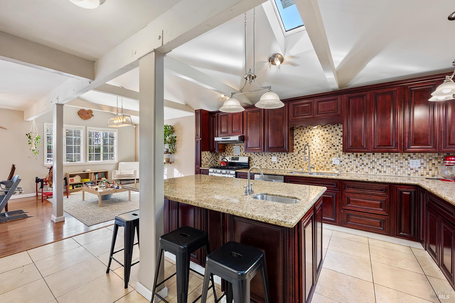 Detail Gallery Image 13 of 39 For 2595 Hardies Ln, Santa Rosa,  CA 95403 - 3 Beds | 2/1 Baths