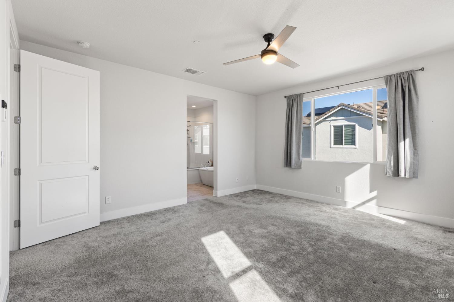 Detail Gallery Image 16 of 27 For 845 Cosmos Dr, Vacaville,  CA 95687 - 4 Beds | 3 Baths