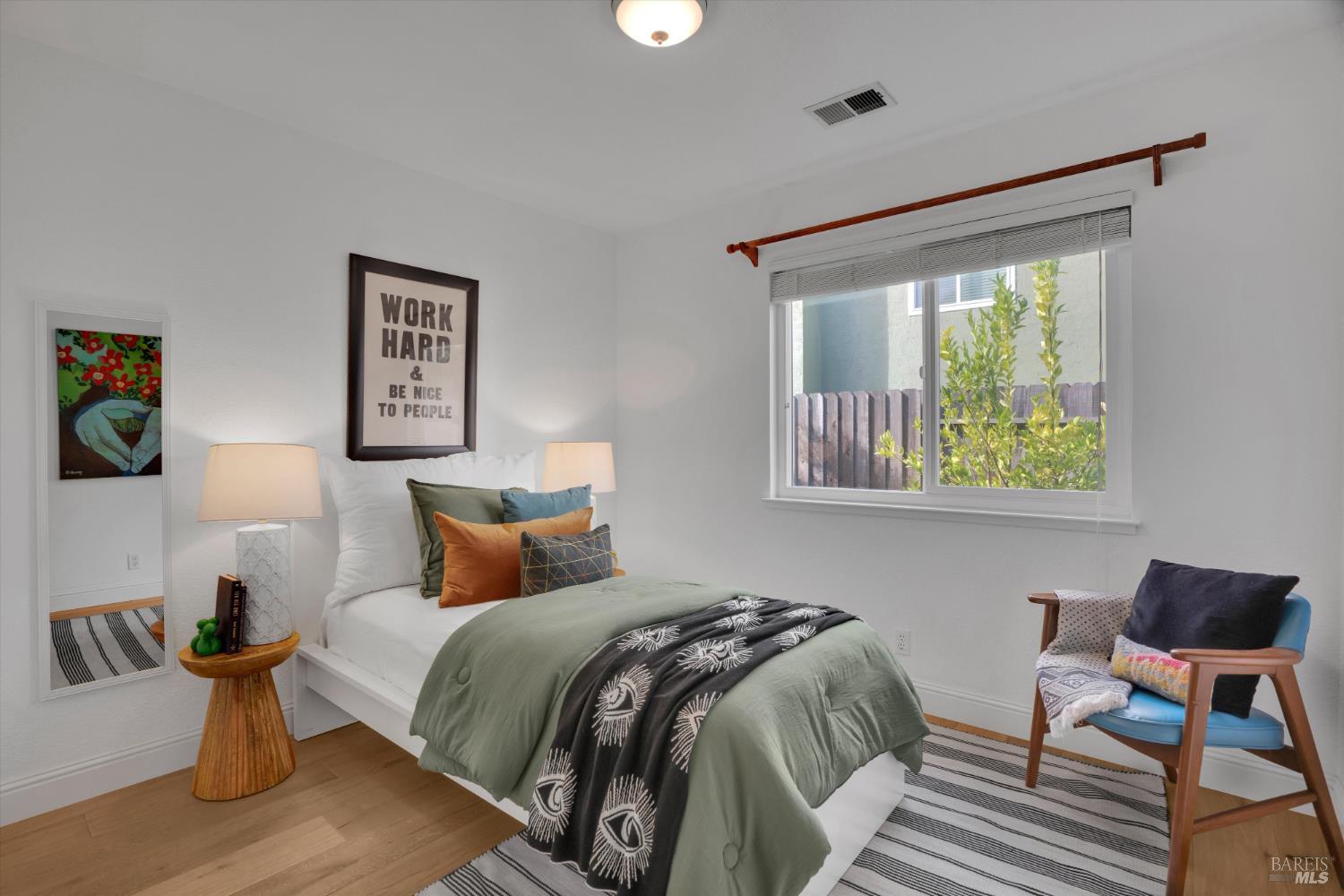 Detail Gallery Image 21 of 38 For 578 Morning Glory Dr, Benicia,  CA 94510 - 3 Beds | 2 Baths