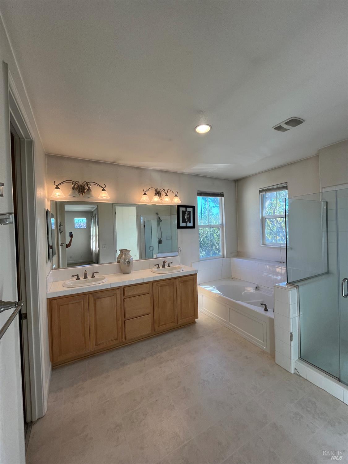 Detail Gallery Image 34 of 43 For 2472 Shorey Way, Fairfield,  CA 94533 - 4 Beds | 3 Baths