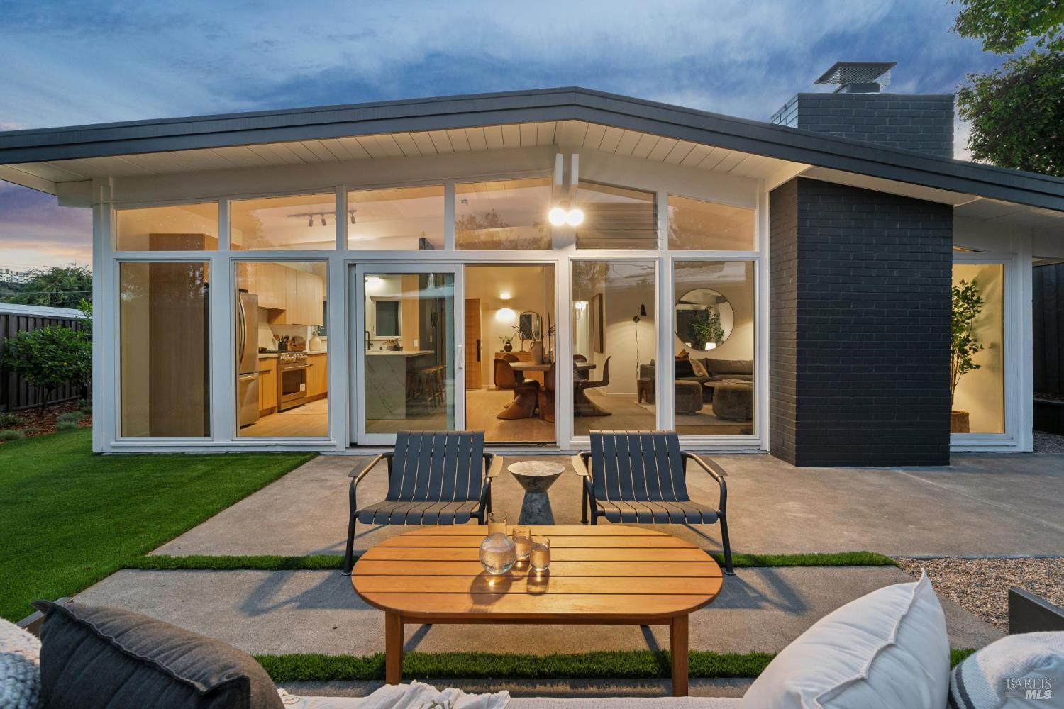 Detail Gallery Image 40 of 58 For 364 Hyacinth Way, San Rafael,  CA 94903 - 4 Beds | 2 Baths