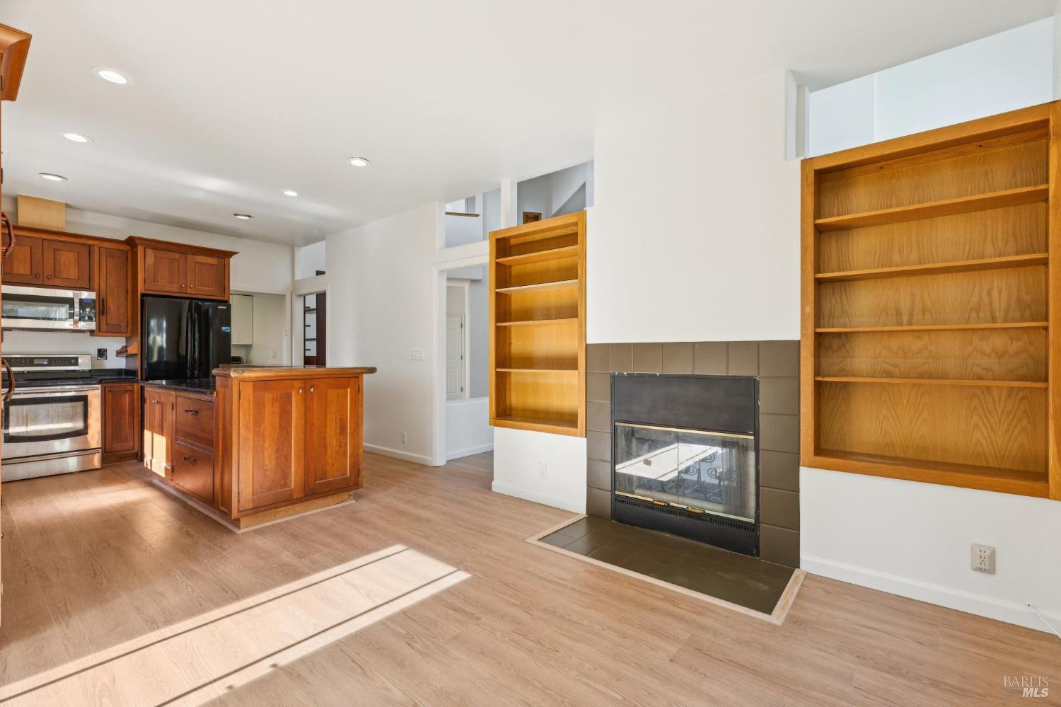 Detail Gallery Image 13 of 46 For 1365 Jacobs Pl, Dixon,  CA 95620 - 4 Beds | 2/1 Baths