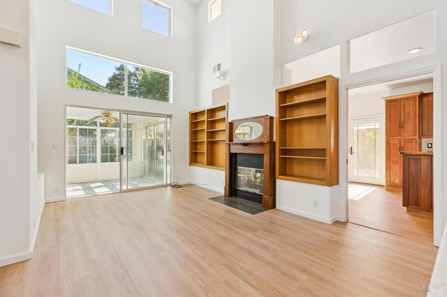 Detail Gallery Image 4 of 46 For 1365 Jacobs Pl, Dixon,  CA 95620 - 4 Beds | 2/1 Baths