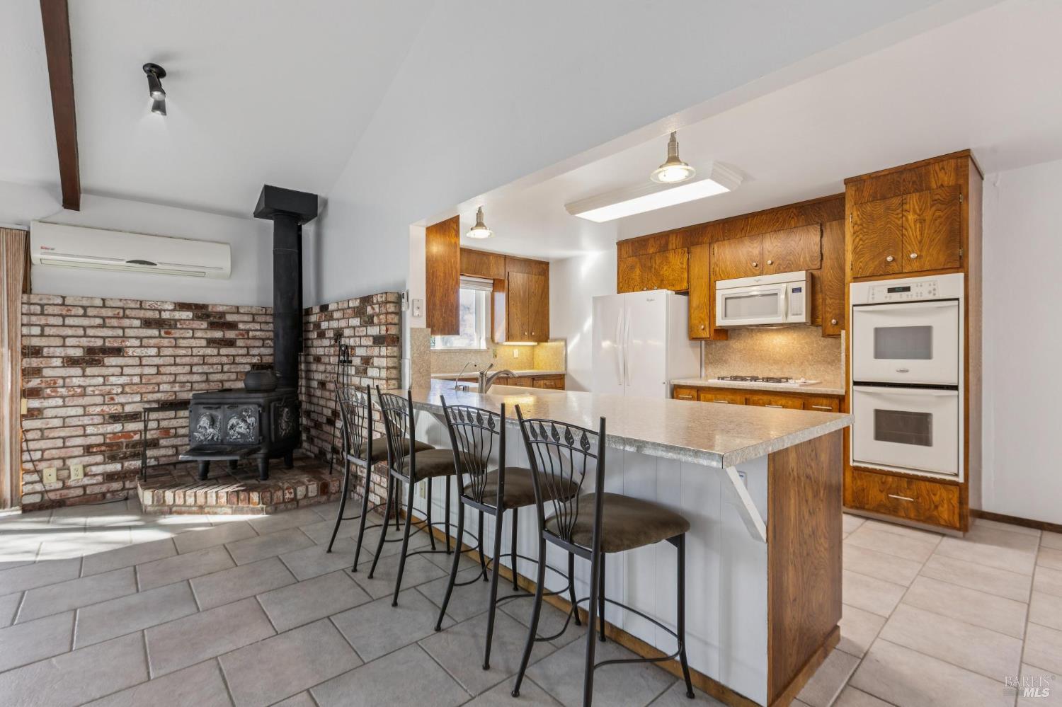 Detail Gallery Image 20 of 75 For 4050 Sonoma Mountain Rd, Santa Rosa,  CA 95404 - 4 Beds | 3/1 Baths