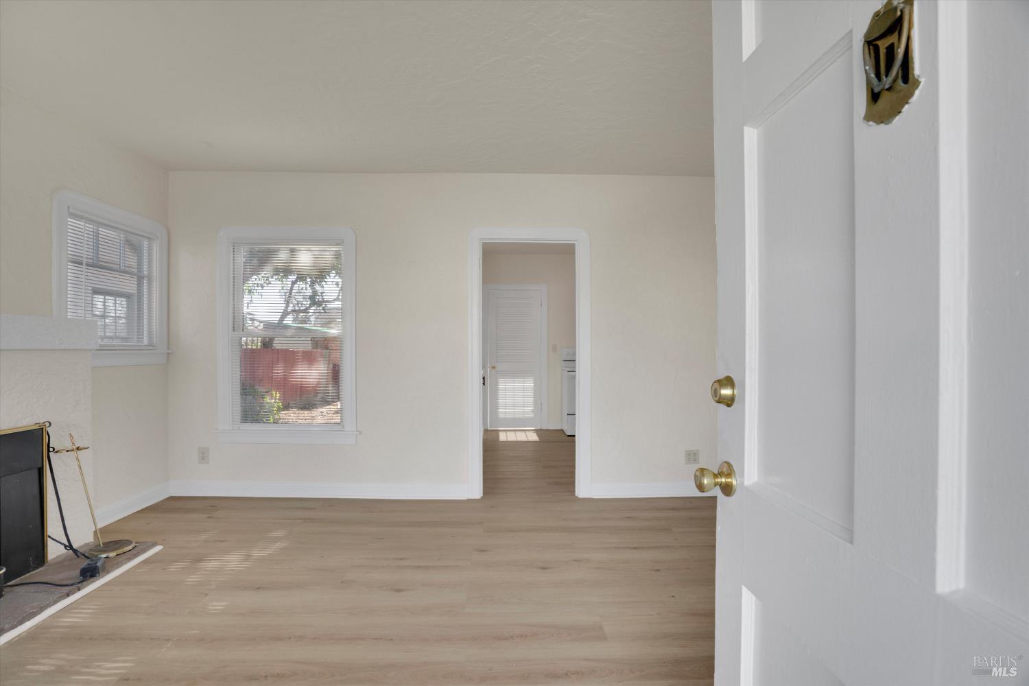 Detail Gallery Image 6 of 34 For 323 Hampshire St, Vallejo,  CA 94590 - 2 Beds | 1 Baths