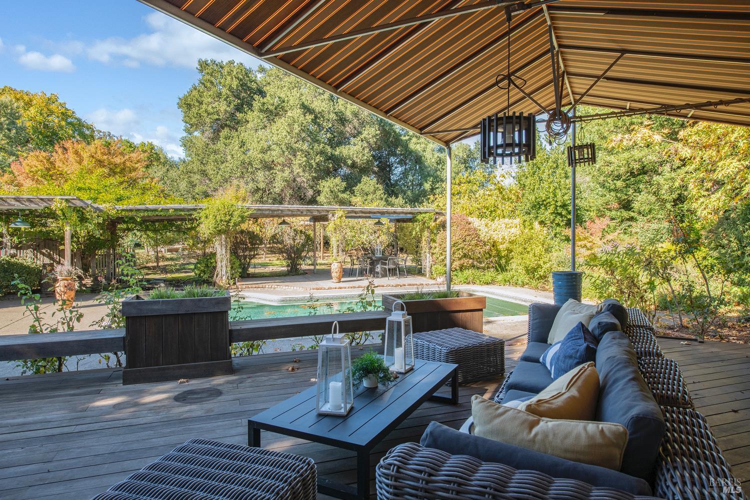 Detail Gallery Image 11 of 64 For 836 E Napa St, Sonoma,  CA 95476 - 2 Beds | 2 Baths