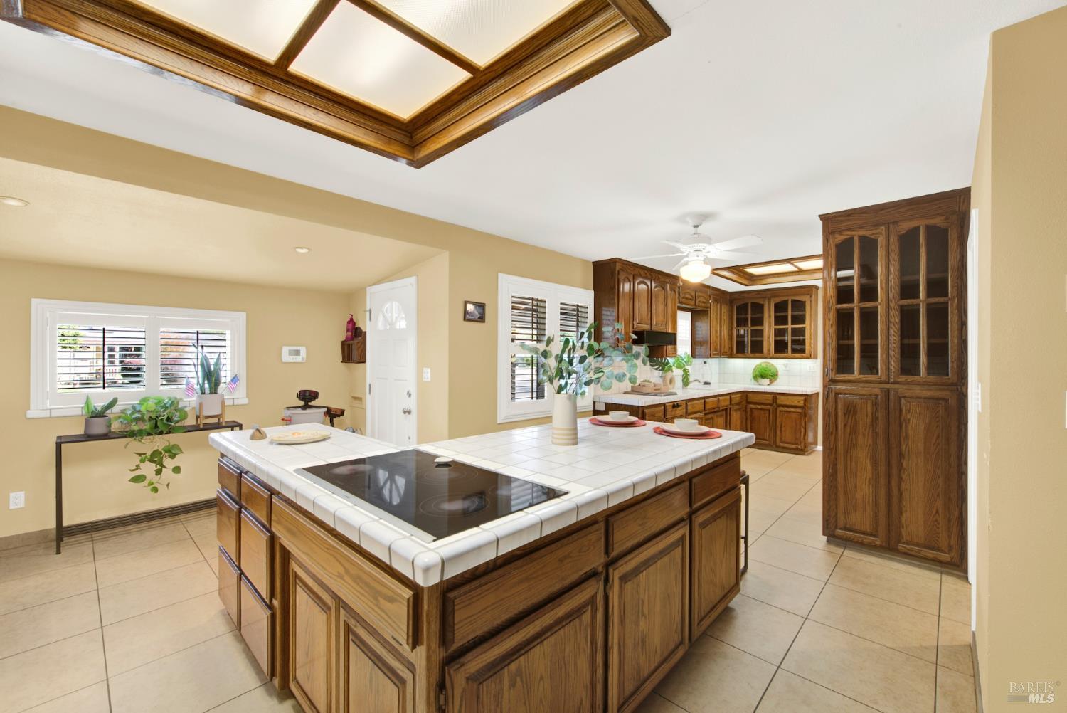 Detail Gallery Image 35 of 79 For 689 W C St, Dixon,  CA 95620 - 3 Beds | 3 Baths