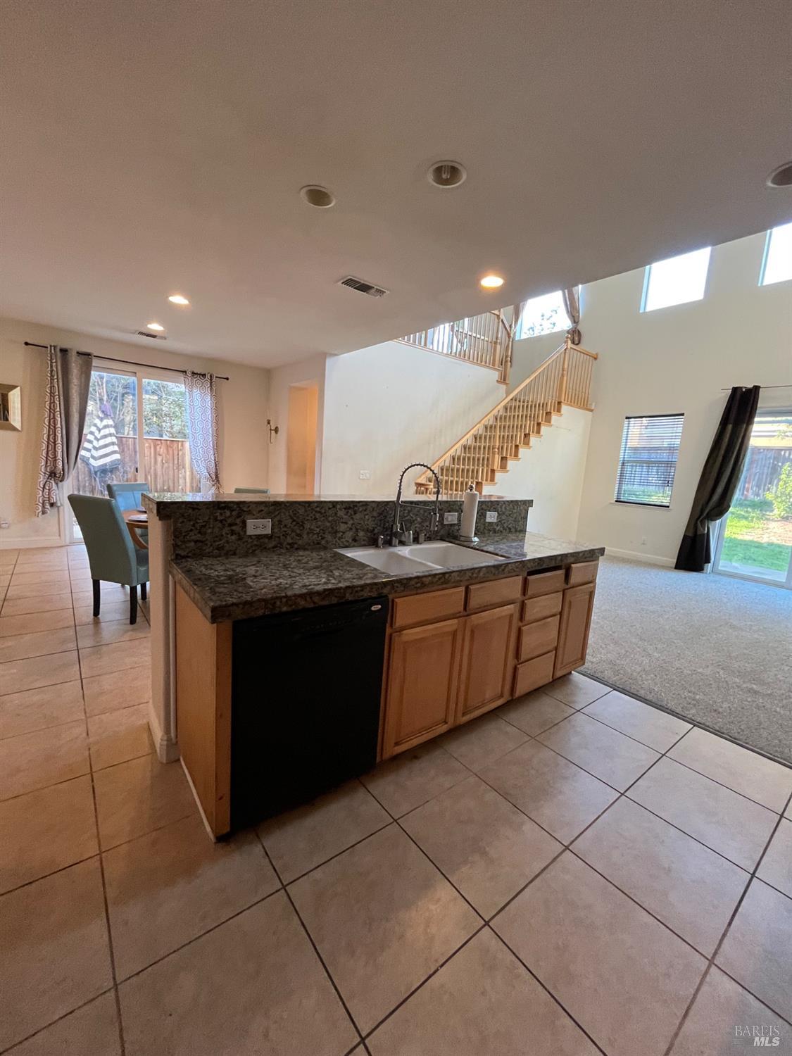 Detail Gallery Image 12 of 43 For 2472 Shorey Way, Fairfield,  CA 94533 - 4 Beds | 3 Baths