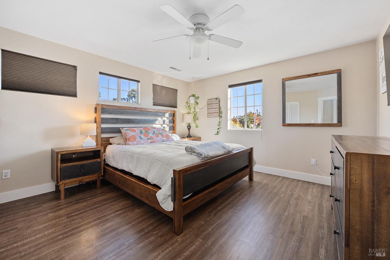 Detail Gallery Image 20 of 39 For 2595 Hardies Ln, Santa Rosa,  CA 95403 - 3 Beds | 2/1 Baths