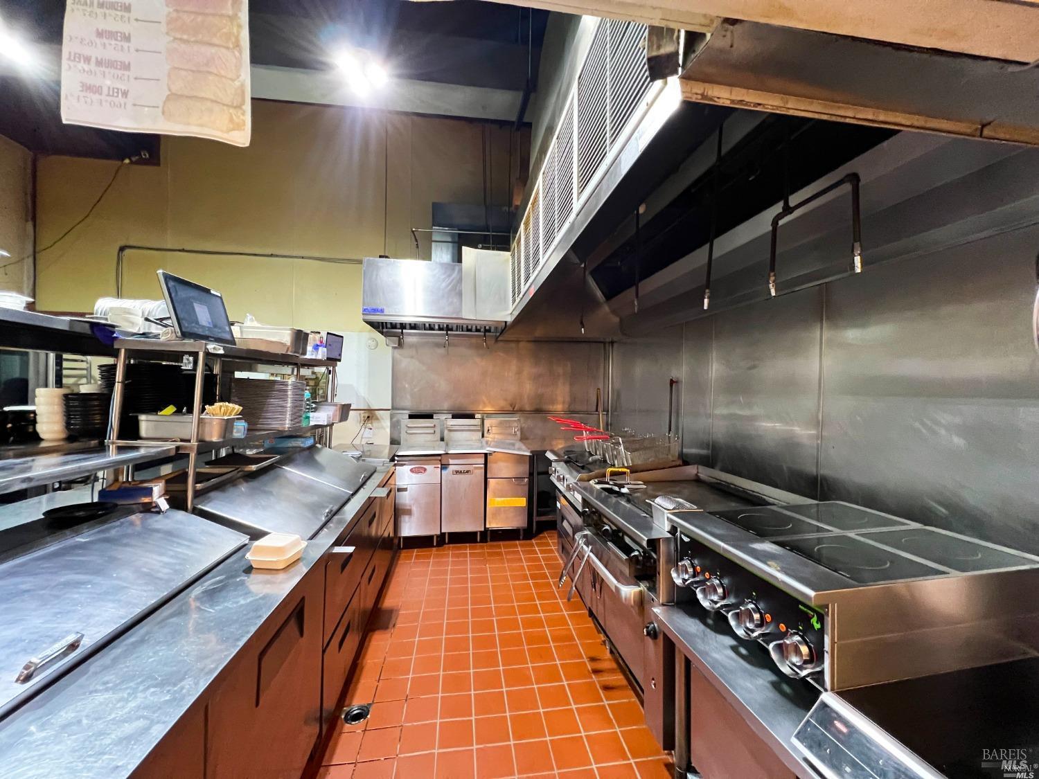 Detail Gallery Image 14 of 20 For 102 S State St, Ukiah,  CA 95482 - – Beds | – Baths