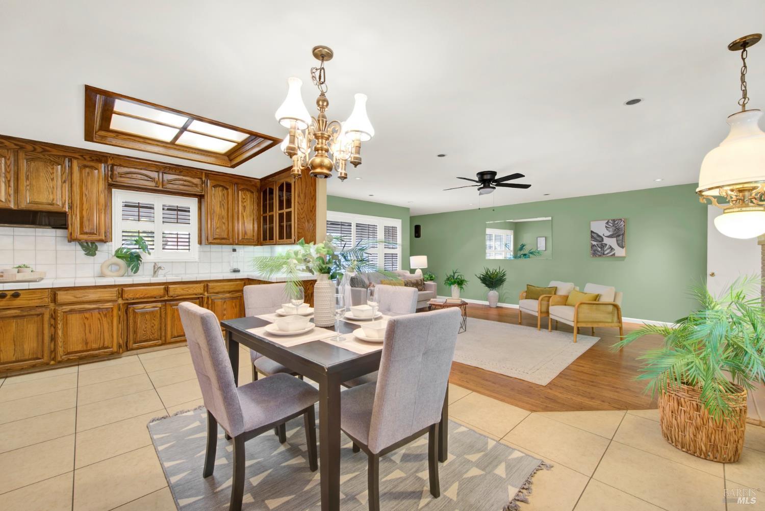 Detail Gallery Image 27 of 79 For 689 W C St, Dixon,  CA 95620 - 3 Beds | 3 Baths