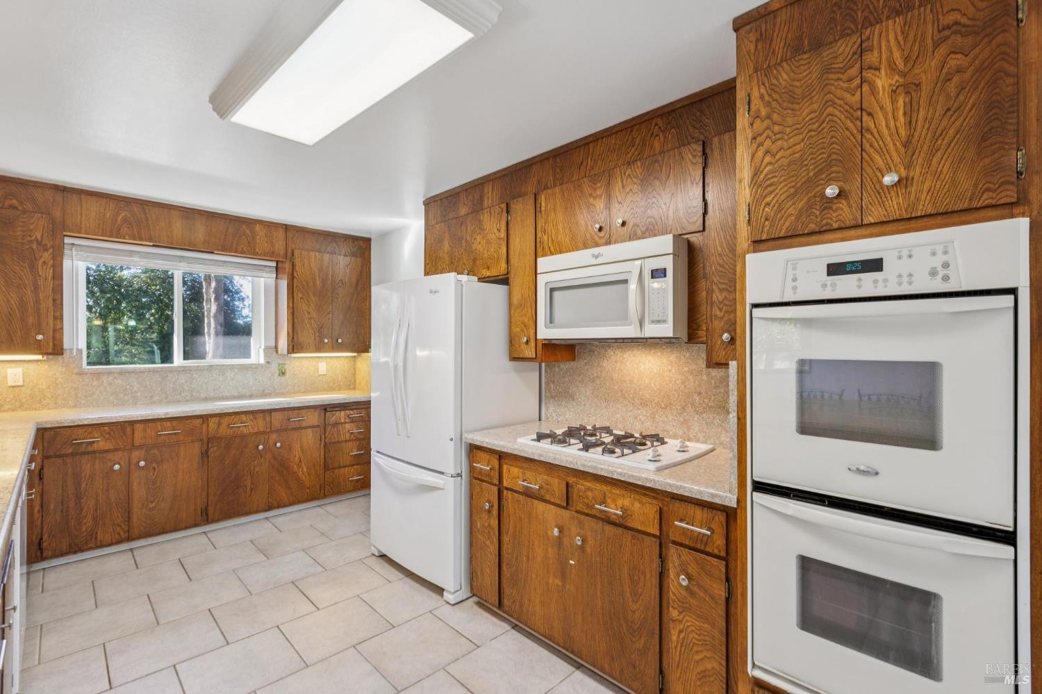 Detail Gallery Image 22 of 75 For 4050 Sonoma Mountain Rd, Santa Rosa,  CA 95404 - 4 Beds | 3/1 Baths