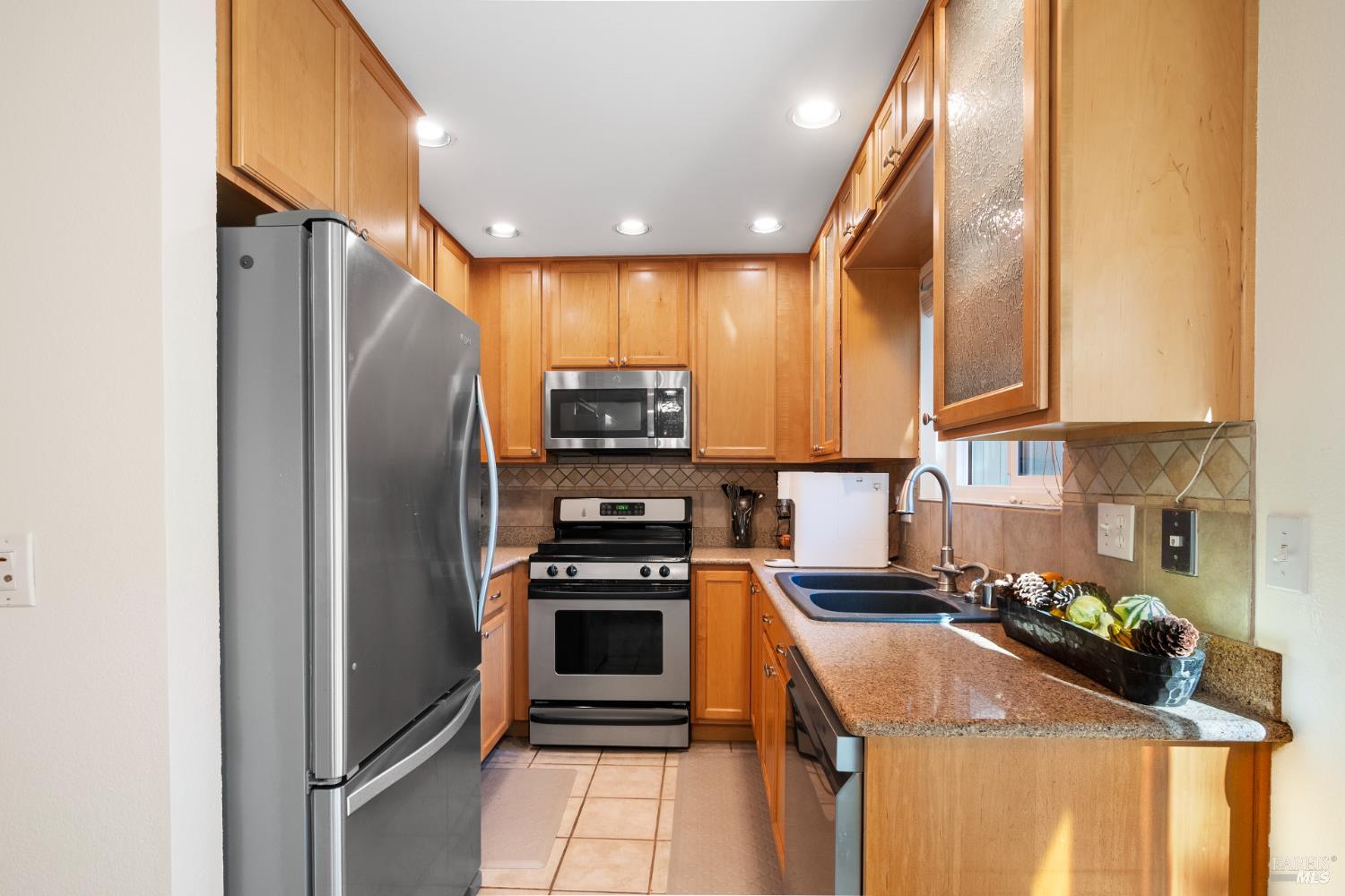 Detail Gallery Image 11 of 53 For 3315 Yulupa Ave, Santa Rosa,  CA 95405 - 3 Beds | 2 Baths