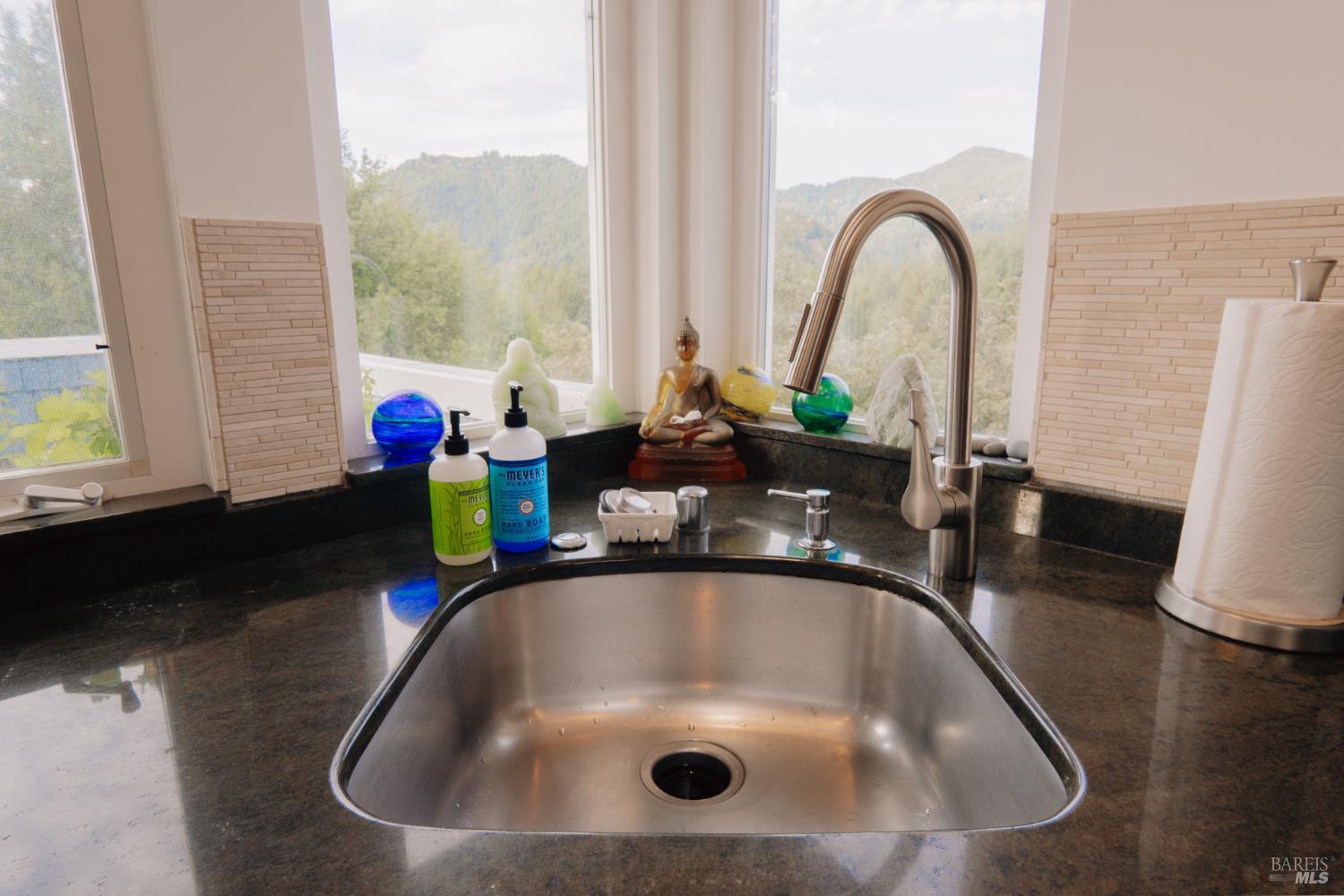 Detail Gallery Image 20 of 64 For 541 Redwood Rd, Whitethorn,  CA 95589 - 3 Beds | 2 Baths