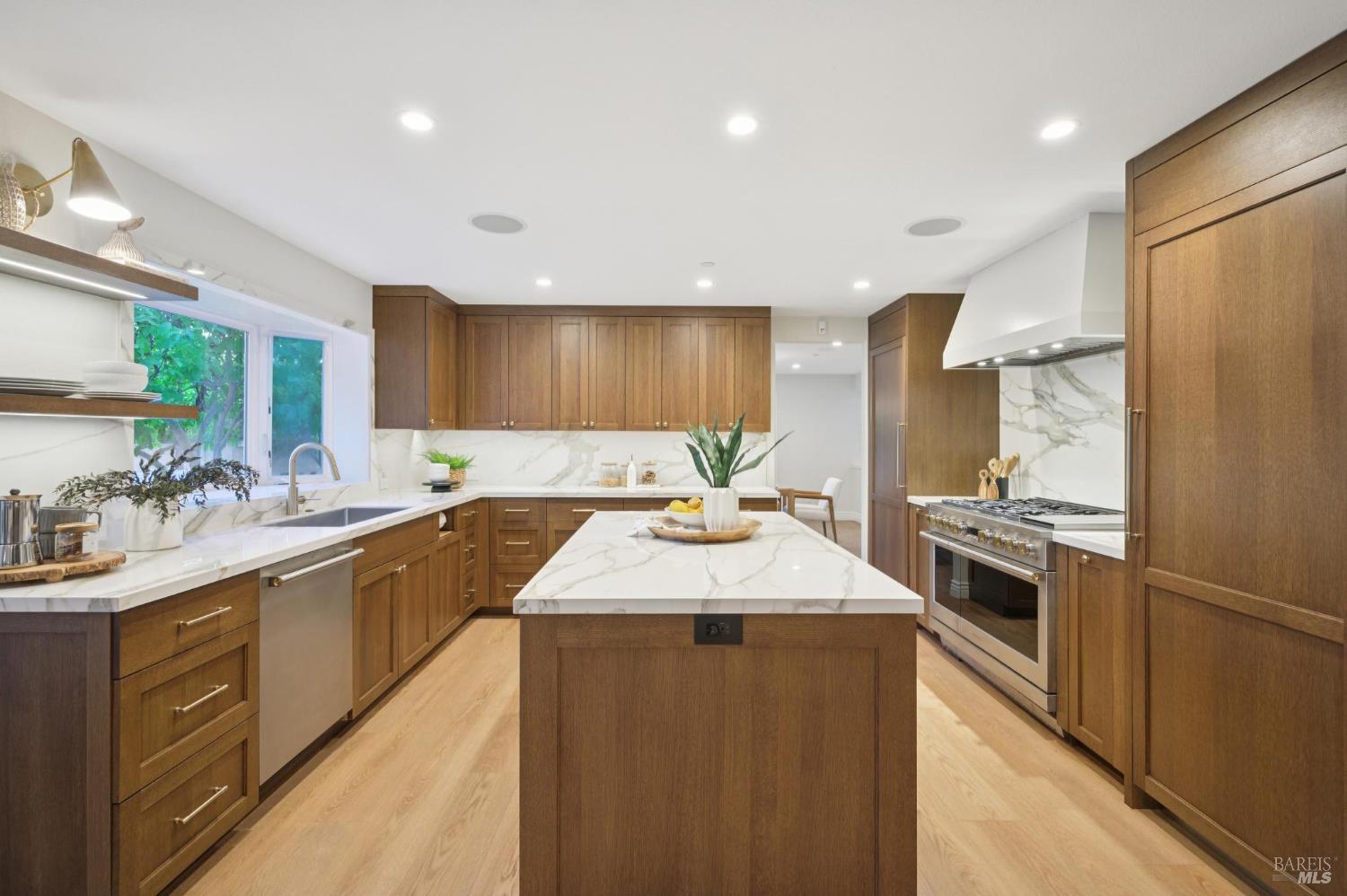 Detail Gallery Image 21 of 74 For 10 Chamberlain Ave, Novato,  CA 94947 - 5 Beds | 3/1 Baths