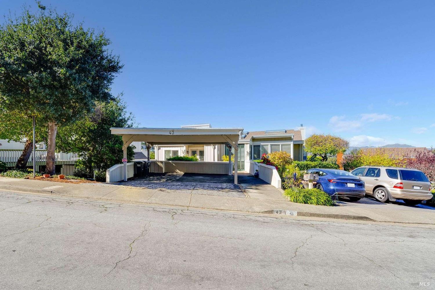 Detail Gallery Image 33 of 34 For 43 Marin Ave, Sausalito,  CA 94965 - 3 Beds | 2/1 Baths