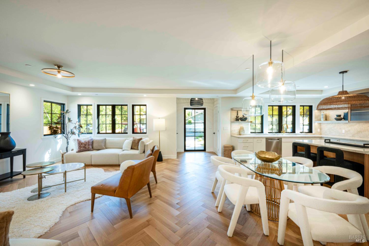 Detail Gallery Image 10 of 36 For 851 Second St, Sonoma,  CA 95476 - 4 Beds | 3 Baths