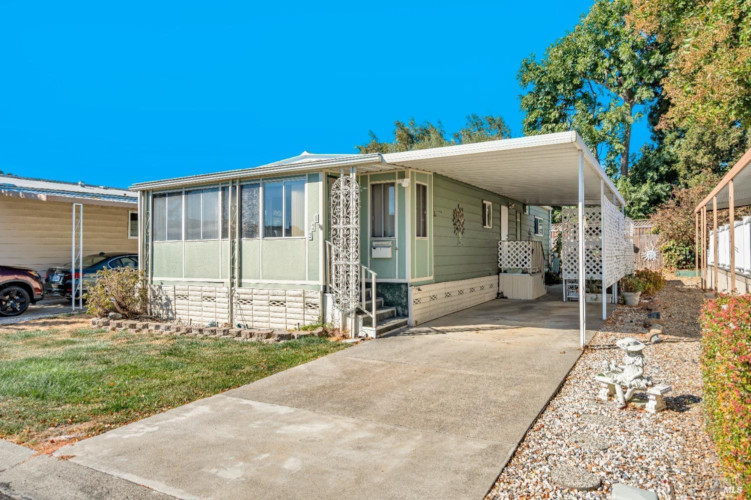 Detail Gallery Image 3 of 37 For 300 E H St 225, Benicia,  CA 94510 - 2 Beds | 1 Baths