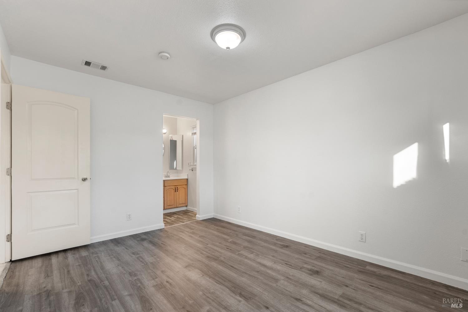 Detail Gallery Image 32 of 44 For 240 W Carolyn Dr, American Canyon,  CA 94503 - 4 Beds | 2 Baths