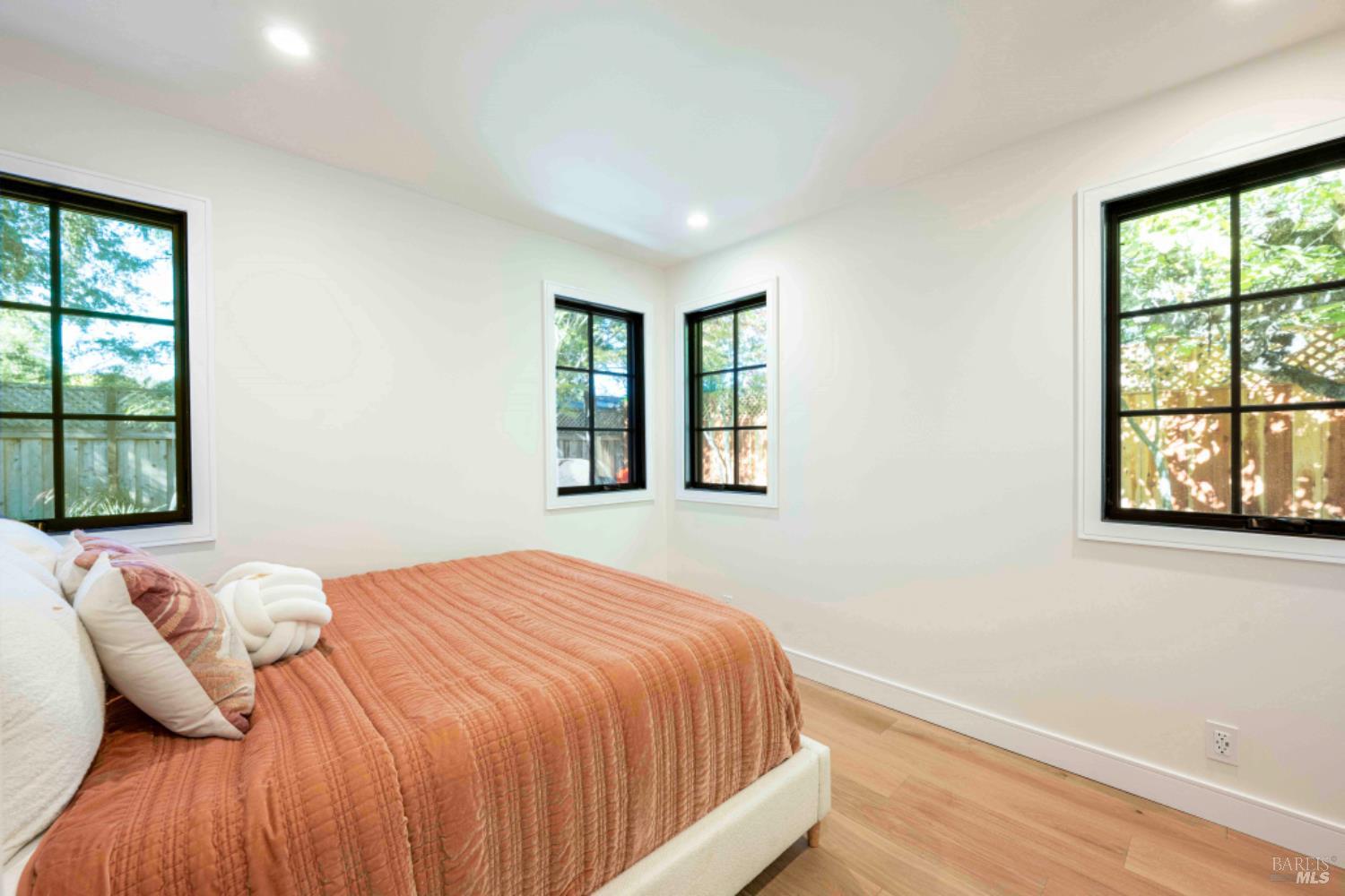 Detail Gallery Image 29 of 36 For 851 Second St, Sonoma,  CA 95476 - 4 Beds | 3 Baths